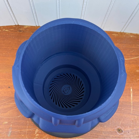 Hoodie Planter Pot, Sweatshirt Flower Pot, 3D Printed Planter - Picture 3 of 10